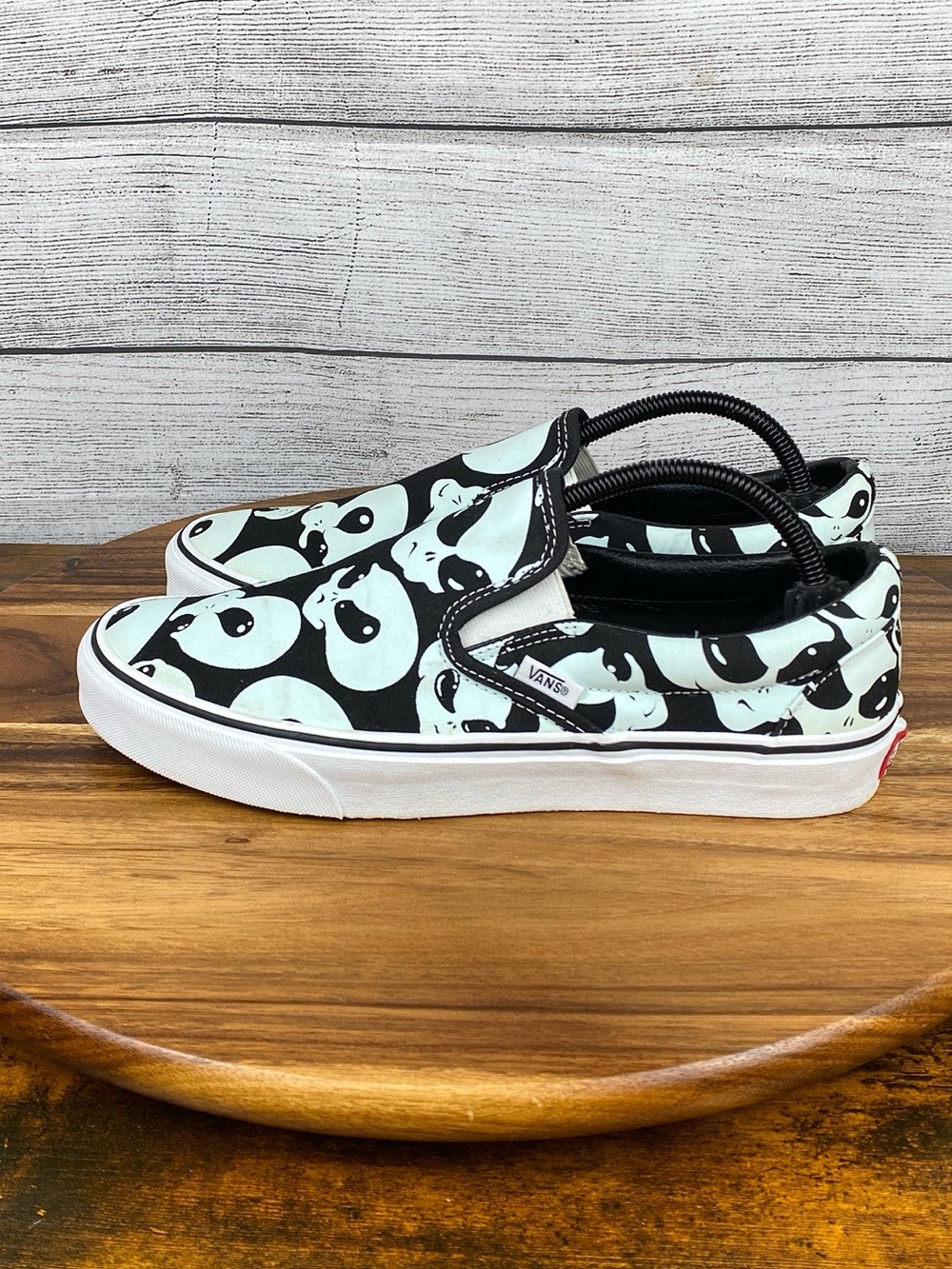 Vans Classic Slip On Alien Ghosts Glow in the Dark Sneakers Men’s Shoe Size 9.5